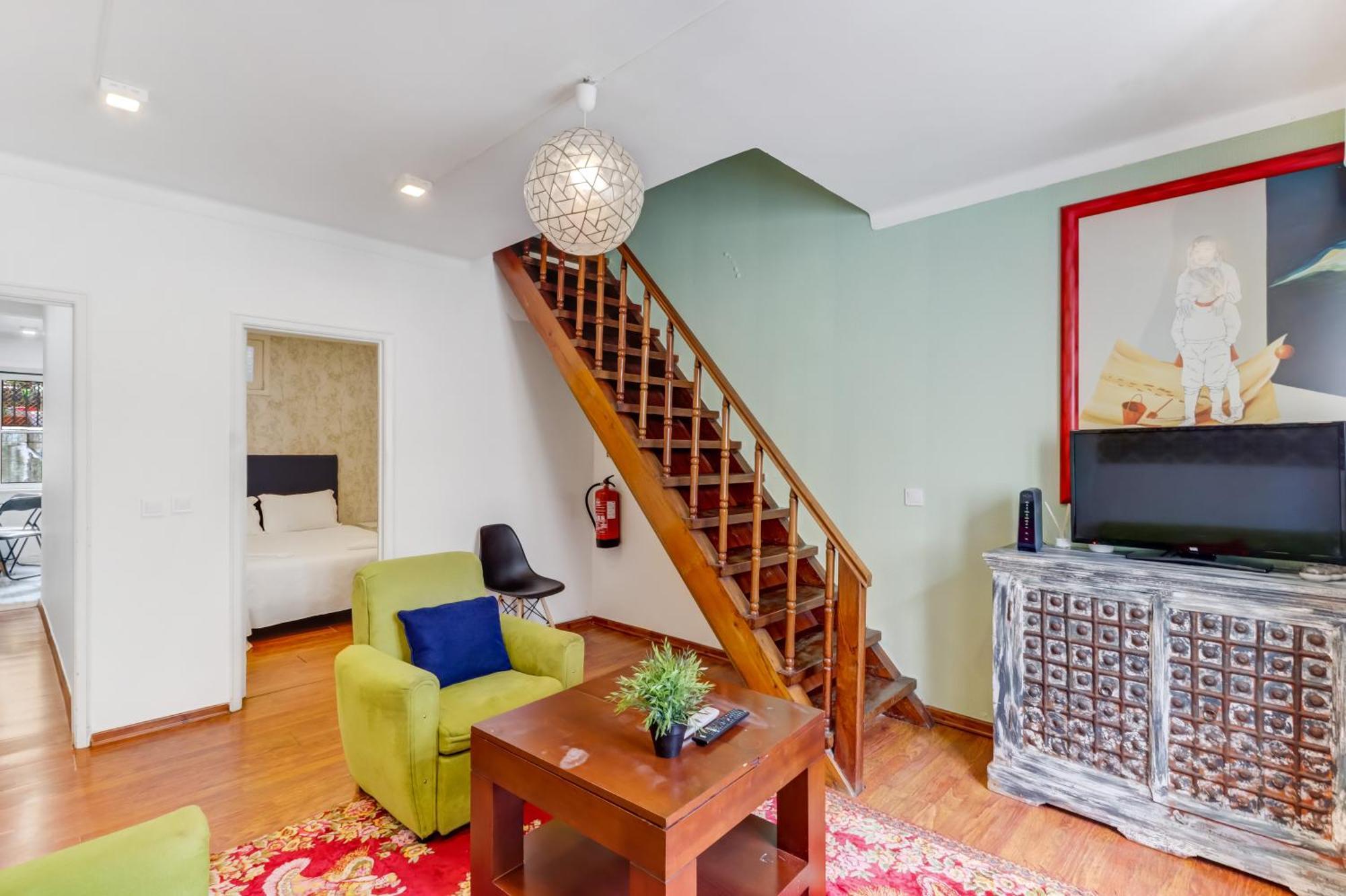 Liberty Duplex Apartment *